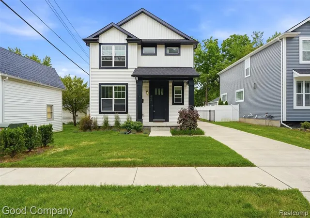 Homes for sale in Oak Park, MI | 8431 Kenberton Dr, Oak Park, MI 48237 | MLS# 61004042