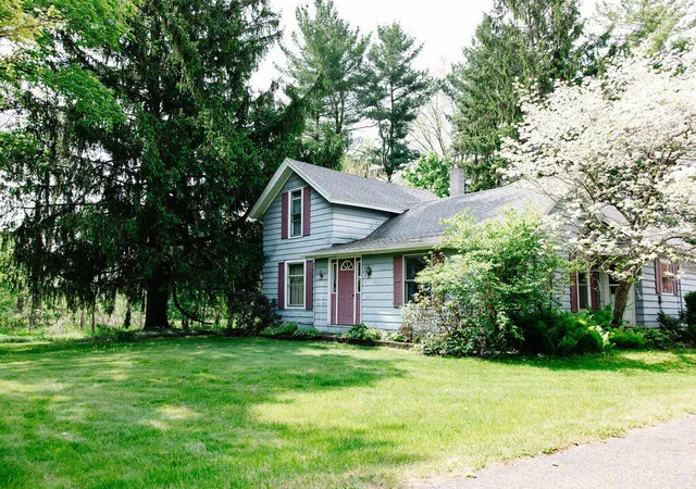 Homes for sale in Caledonia, MI | 421 Se Kinsey Ave, Caledonia, MI 49316 | MLS# 70537300