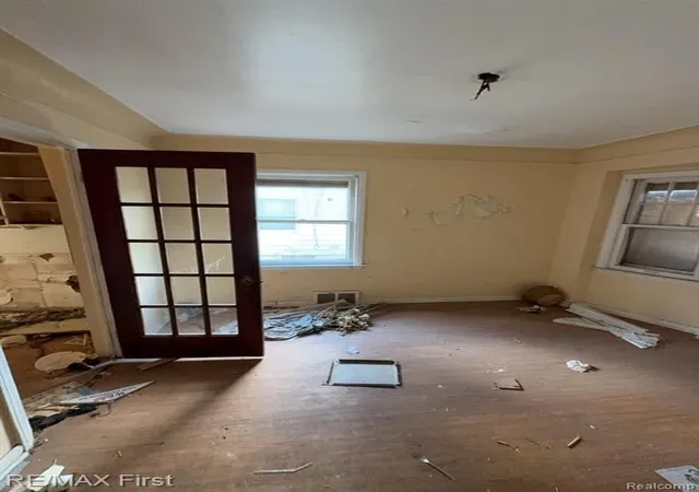 5th image of 9536 Minock St, Detroit, MI 48228 1678 | MLS# 60984584