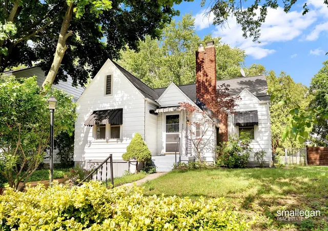 2nd image of 820 Diamond Ave, Grand Rapids, MI 49503 | MLS# 70544447