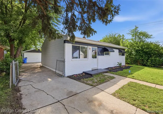 Photo 2 of Single family home for sale at 21740 Wellington Ave, Warren, MI 48089 2825 | MLS# 61009460 | Listing updated on 2026-10-18