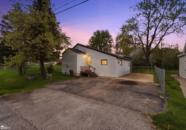 1st image of 3167 W Dartmouth St, Flint, MI 48504 | MLS# 50206449