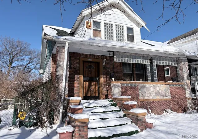 Homes for sale in Detroit, MI | 8693 Woodlawn St, Detroit, MI 48213 | MLS# 60997263