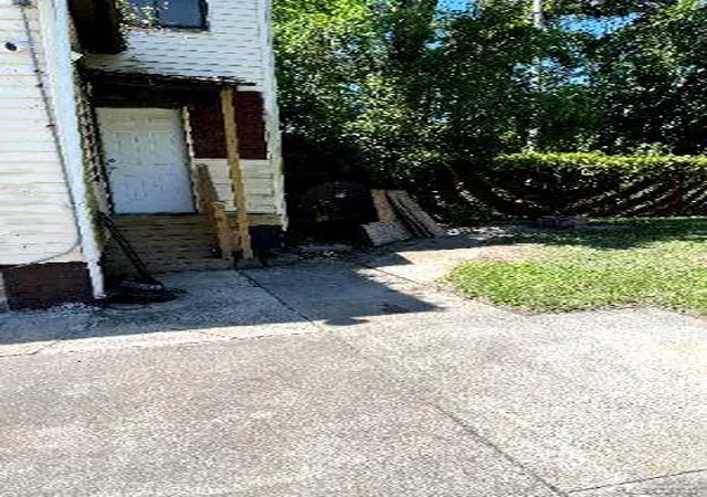 4th image of 8827 E Warren Ave, Detroit, MI 48214 1251 | MLS# 60924281