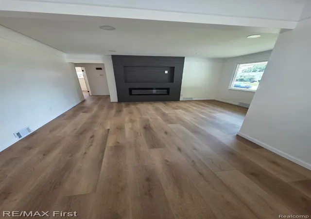 Photo 2 of Single family home for sale at 29570 Rosemont St, Roseville, MI 48066 1912 | MLS# 61024056 | Listing updated on 2026-08-25