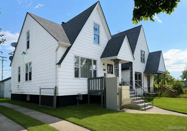 Homes for sale in Hamtramck, MI | 6023 Casmere St, Hamtramck, MI 48212 | MLS# 61008020
