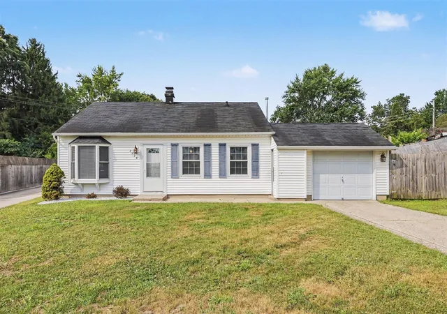 Photo 2 of Sale Pending at 2428 Allerton Dr, Niles, MI 49120 | MLS# 70547424 | Listing updated on 2026-08-29