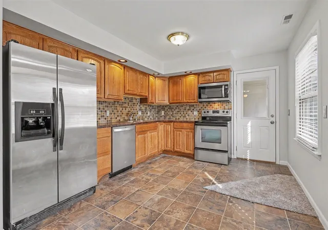 Photo 4 of Sale Pending at 2428 Allerton Dr, Niles, MI 49120 | MLS# 70547424 | Listing updated on 2026-08-29