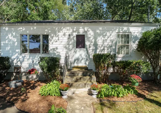 Photo 3 of Sale Pending at 5148 Boylan St, Kalamazoo, MI 49004 | MLS# 70554477 | Listing updated on 2026-09-02