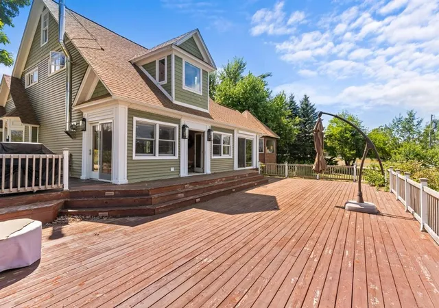 41st image of 2035 W Sheridan Rd, Petoskey, MI 49770 | MLS# 80072536