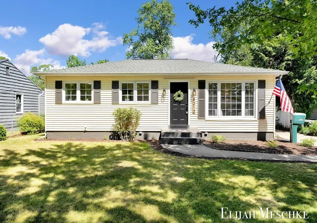 Photo 2 of Sale Pending at 4212 Colby Ave, Wyoming, MI 49509 | MLS# 70536760 | Listing updated on 2026-06-09