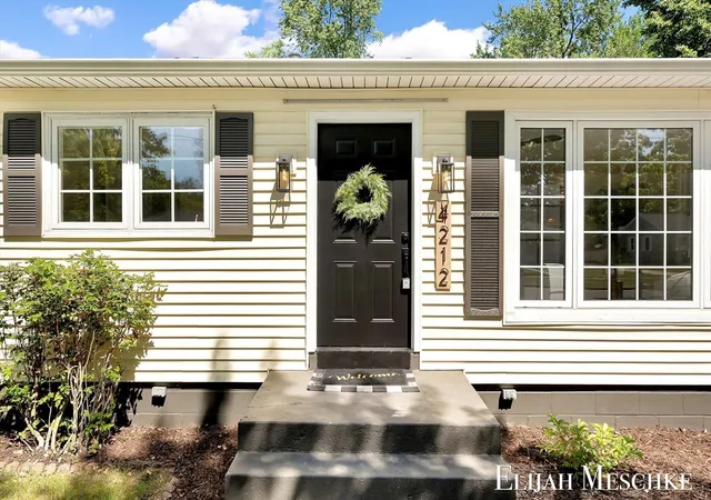 Photo 3 of Sale Pending at 4212 Colby Ave, Wyoming, MI 49509 | MLS# 70536760 | Listing updated on 2026-06-09
