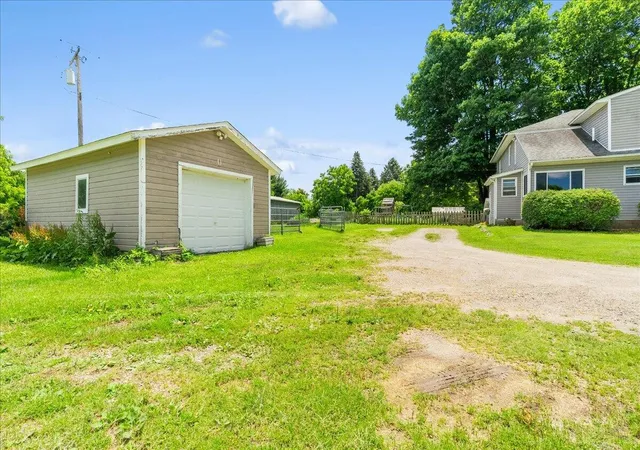 Homes for sale in Fowlerville, MI | 975 Elliott Rd, Fowlerville, MI 48836 | MLS# 70537913