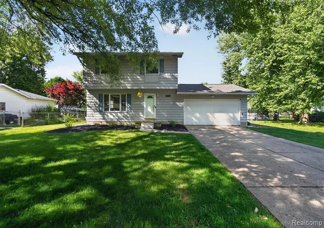 Homes for sale in Grand Blanc, MI | 5521 Independence Colony Rd, Grand Blanc, MI 48439 | MLS# 61004771
