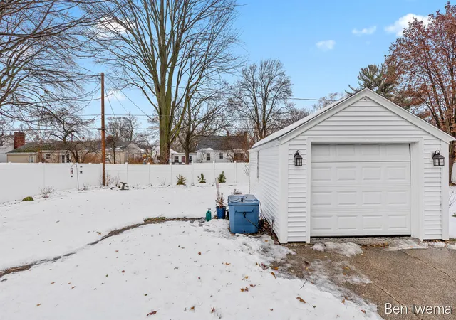 20th image of 105 E 31st St, Holland, MI 49423 | MLS# 70508972