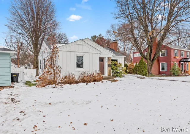 2nd image of 105 E 31st St, Holland, MI 49423 | MLS# 70508972