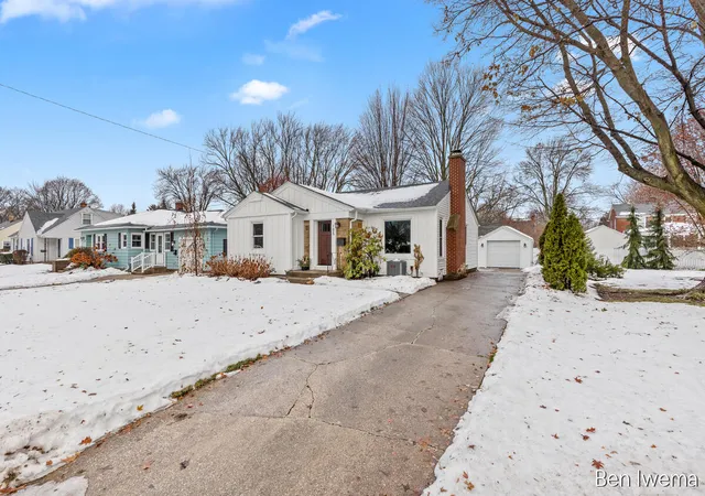3rd image of 105 E 31St St, Holland, MI 49423 | MLS# 70508972