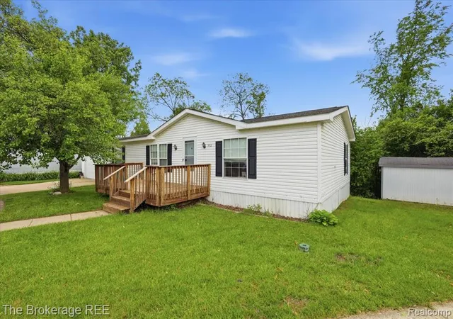 Homes for sale in Clarkston, MI | 2500 Mann Mann Rd, Clarkston, MI 48346 | MLS# 61002830