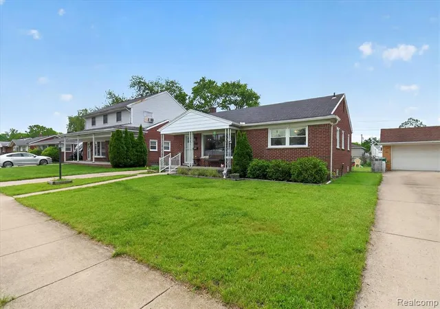 Homes for sale in Garden City, MI | 6601 Elizabeth St, Garden City, MI 48135 3444 | MLS# 60996053