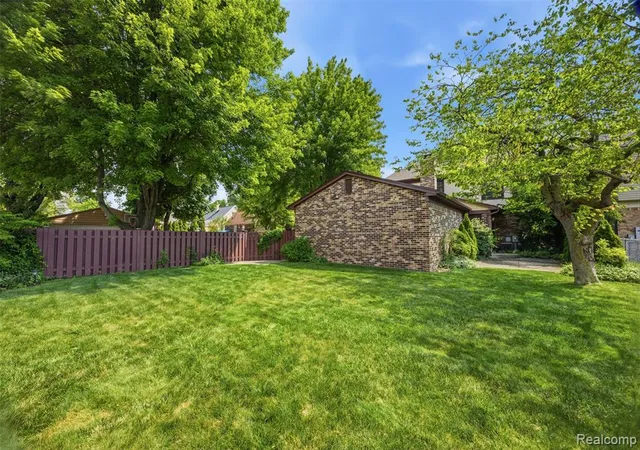 5th image of 1765 Robindale Ave, Dearborn, MI 48128 | MLS# 61010595