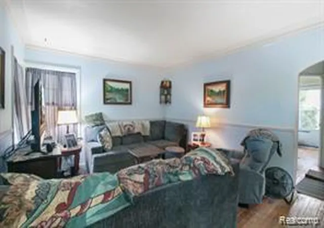Photo 3 of Single Family Residence at 21625 Trombly St, Saint Clair Shores, MI 48080 | MLS# 60920280 | | Sold on 2025-09-17