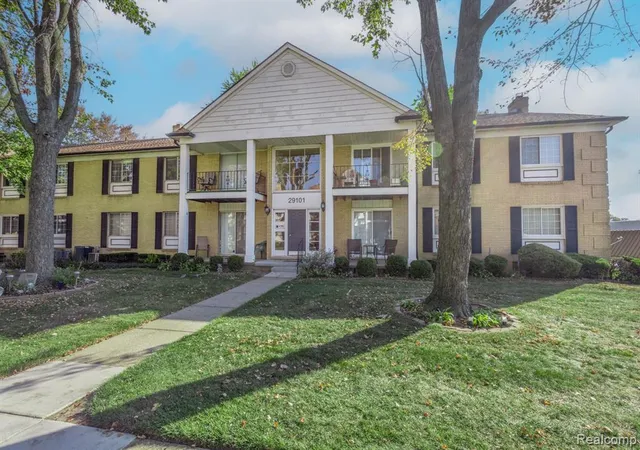 1st image of 29101 Hayes Rd, Warren, MI 48088 | MLS# 60944624