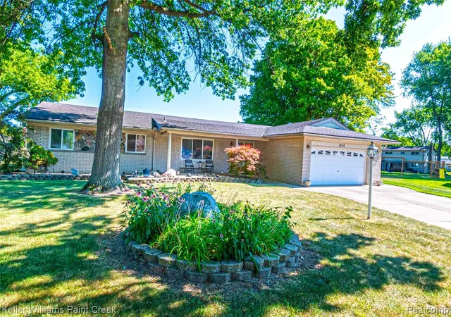 Photo 3 of Single family home for sale at 35152 Kesler Ct, Clinton Township, MI 48035 | MLS# 61016197 | Listing updated on 2026-08-16