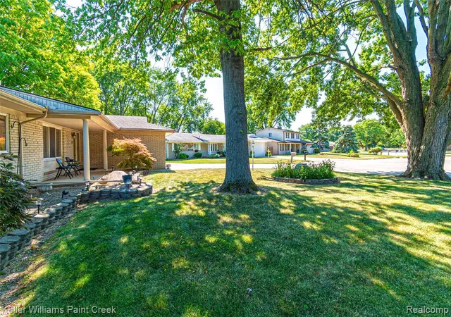 Photo 5 of Single family home for sale at 35152 Kesler Ct, Clinton Township, MI 48035 | MLS# 61016197 | Listing updated on 2026-08-16