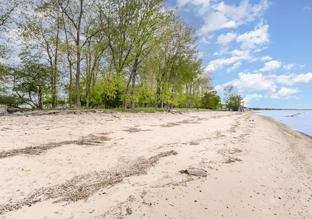 4th image of 430 Ricoma Beach Rd, Bay City, MI 48706 | MLS# 50191782