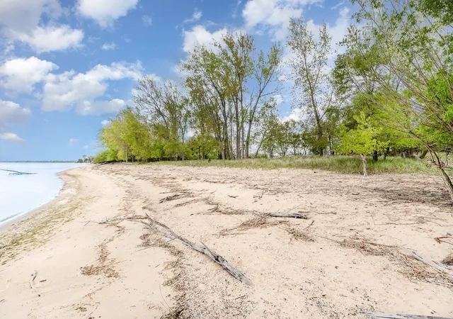 5th image of 430 Ricoma Beach Rd, Bay City, MI 48706 | MLS# 50191782
