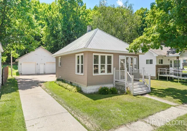 Photo 1 of Single family home for sale at 1924 Ledge St, Niagara, WI 54151 | MLS# 50214024 | Listing updated on 2026-09-17