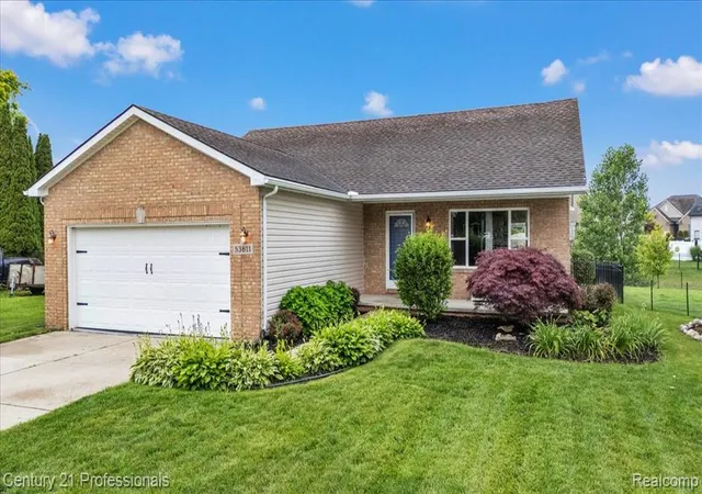 Homes for sale in New Baltimore, MI | 53611 County Line Rd, New Baltimore, MI 48047 | MLS# 61008689