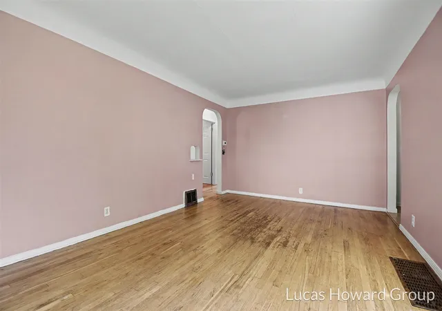 Photo 3 of Sale Pending at 917 Royal Oak St, Wyoming, MI 49509 | MLS# 70554911 | Listing updated on 2026-08-30