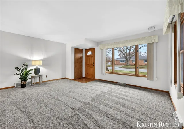 Photo 4 of Sale Pending at 4172 Blackfoot Dr, Grandville, MI 49418 | MLS# 70518994 | Listing updated on 2026-03-13