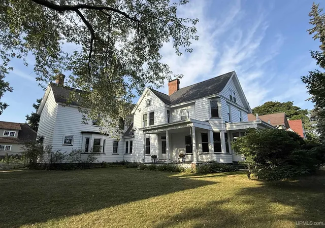1st image of 422 E Ohio St, Marquette, MI 49855 | MLS# 50218913