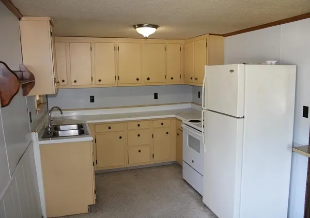 Photo 2 of Single family home for sale at 490 S Lake St, Harrison, MI 48625 | MLS# 50215774 | Listing updated on 2026-08-31