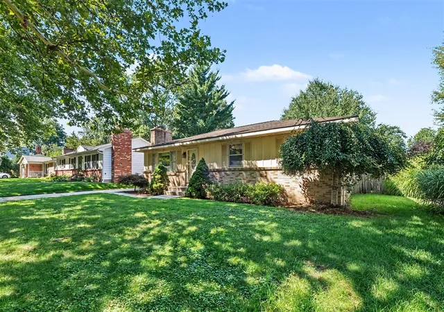 Photo 4 of Single family home for sale at 1399 Clover Crst, Grand Rapids, MI 49504 | MLS# 70554669 | Listing updated on 2026-09-24