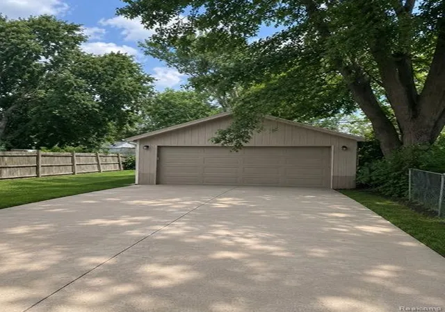 Photo 2 of Sale Pending at 14685 Harold St, Taylor, MI 48180 4450 | MLS# 61009690 | Listing updated on 2026-09-15