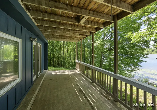 Homes for sale in Remus, MI | 13029 E Heights Rd, Remus, MI 49340 | MLS# 70520895