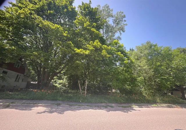 Photo 3 of Land for sale at 1320 Bryant St, Kalamazoo, MI 49001 | MLS# 70543593 | Listing updated on 2026-08-26