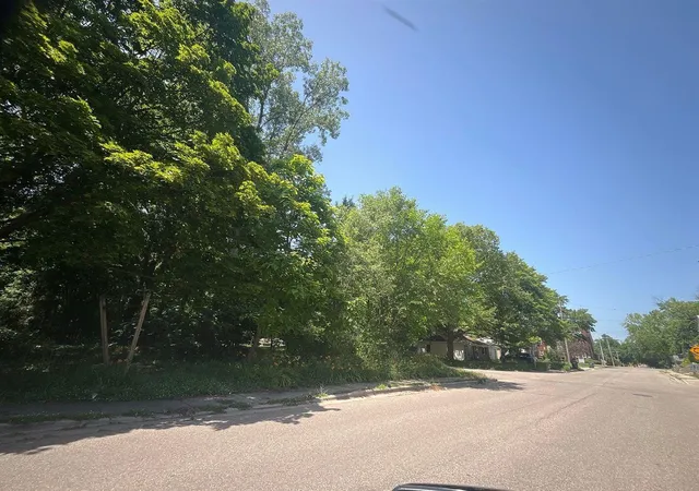 Photo 4 of Land for sale at 1320 Bryant St, Kalamazoo, MI 49001 | MLS# 70543593 | Listing updated on 2026-10-24