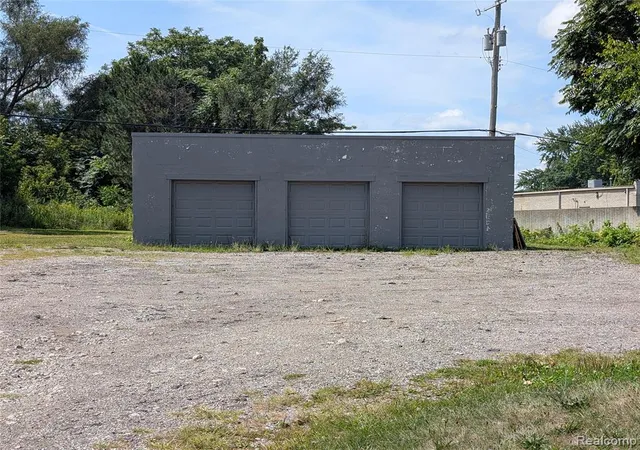 Photo 1 of Land for sale at 421 N Paddock St, Pontiac, MI 48342 2438 | MLS# 61024931 | Listing updated on 2026-09-10