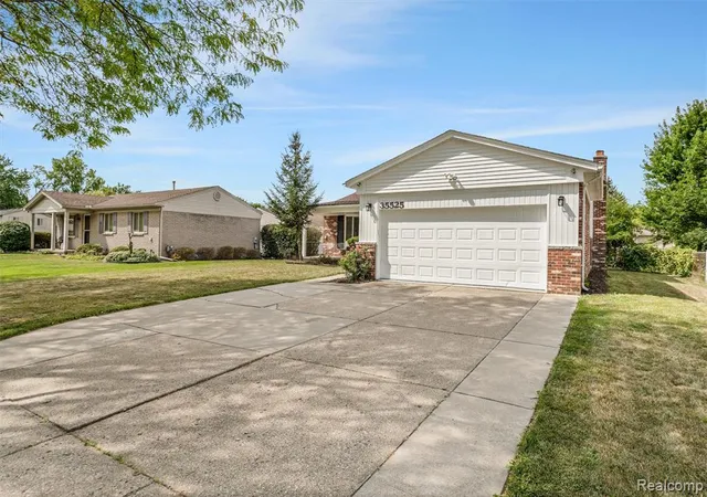 Photo 3 of Sale Pending at 35525 Connecticut Dr, Sterling Heights, MI 48310 4934 | MLS# 61025453 | Listing updated on 2026-08-31