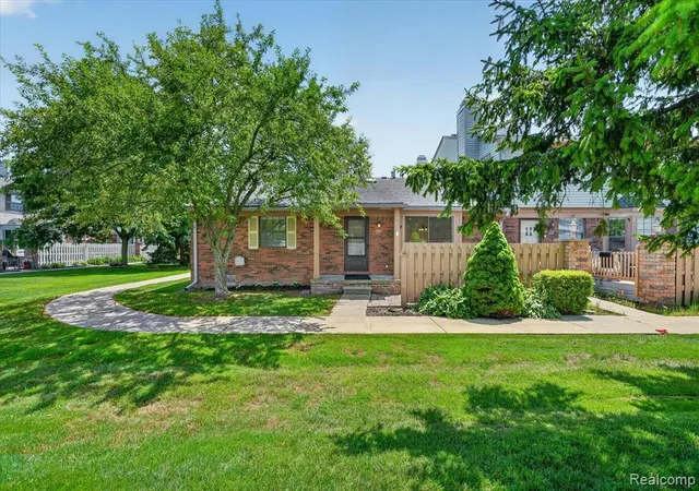 3rd image of 43628 W Arbor Way Dr #103, Canton, MI 48188 1869 | MLS# 61008009