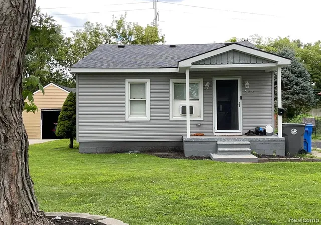 Homes for sale in Inkster, MI | 26431 Trowbridge St, Inkster, MI 48141 | MLS# 60929237
