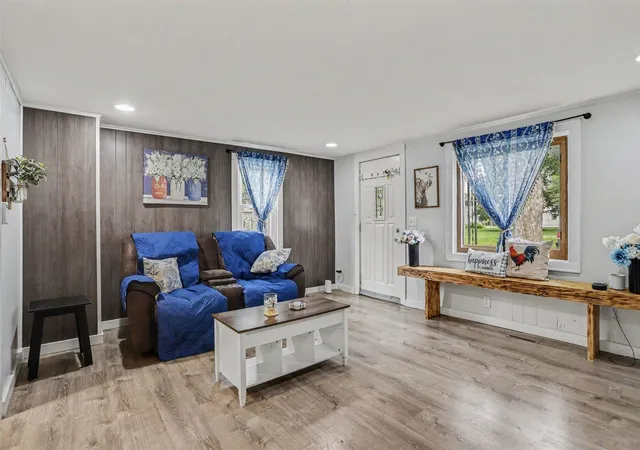 Photo 2 of Single family home for sale at 412 N Swan St, Colon, MI 49040 | MLS# 70542350 | Listing updated on 2026-08-21