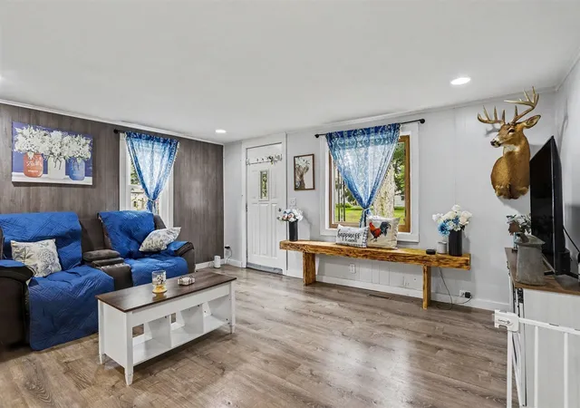 Photo 3 of Single family home for sale at 412 N Swan St, Colon, MI 49040 | MLS# 70542350 | Listing updated on 2026-08-21