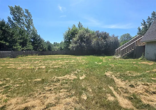 Homes for sale in Edmore, MI | 1402 E Deaner Rd, Edmore, MI 48829 | MLS# 70543459