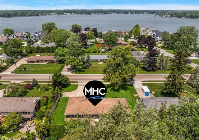 Homes for sale in Holland, MI | 838 S Shore Dr, Holland, MI 49423 | MLS# 70543067