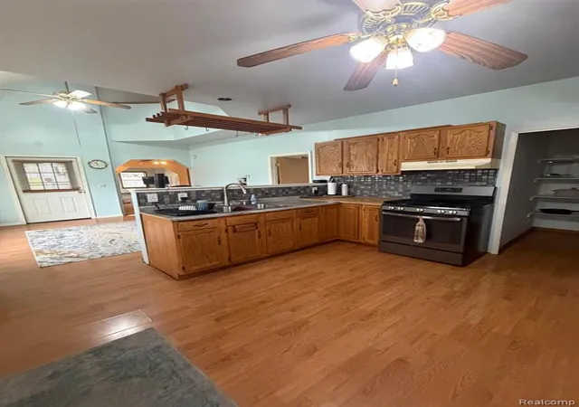 Homes for sale in Otter Lake, MI | 6435 11Th St, Otter Lake, MI 48464 | MLS# 60990668